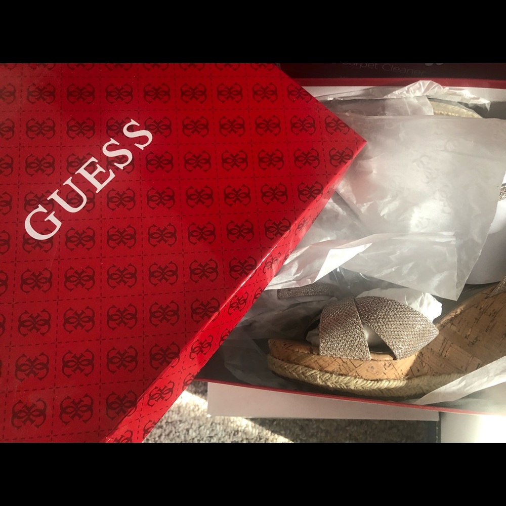 New Guess Shimmery Wedges - Picture 1 of 3